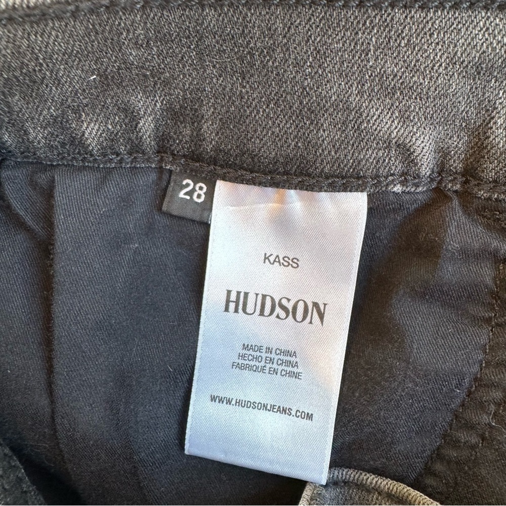 Hudson NWT Kass High Rise Boyfriend Short Black Denim Distressing Unfinished - Picture 3 of 5